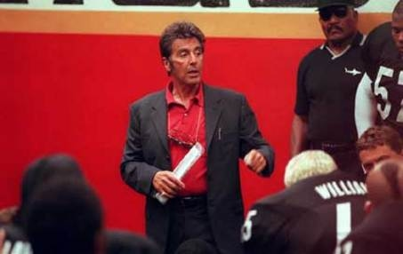 W futbol samemu się nie da, a w kierowaniu drużyną przydaje się bycie Alem Pacino.